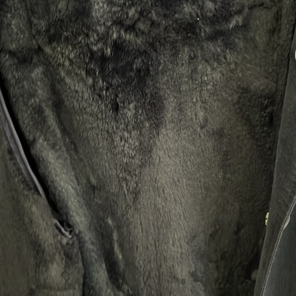 Woman's Fur-lined Navy Trenchcoat: removable lining, and hood Montreal, made. - Picture 7 of 9